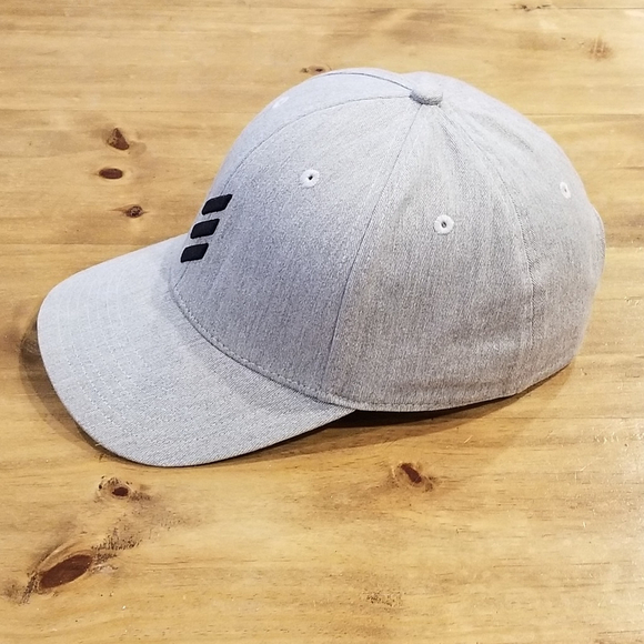 Adidas Hat Cap Snapback Gray Black 3 Stripe One Size Adjustable - Picture 2 of 8